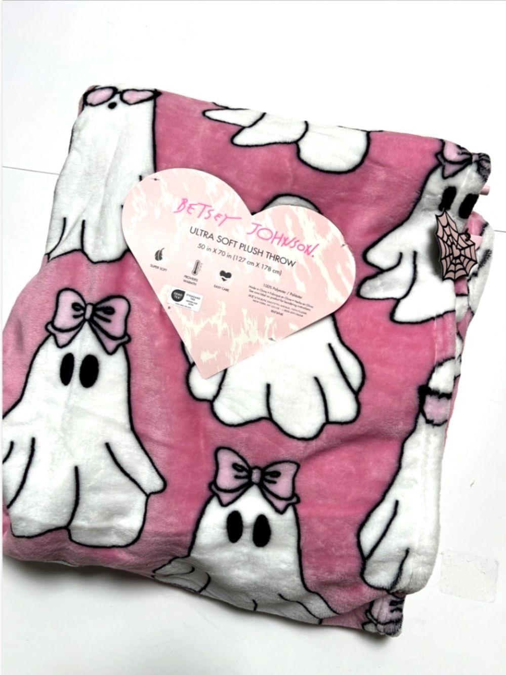 Betsey Johnson Pink Ghost Plush Throw Blanket 50x70 Halloween Pinkoween NWT - Picture 2 of 5